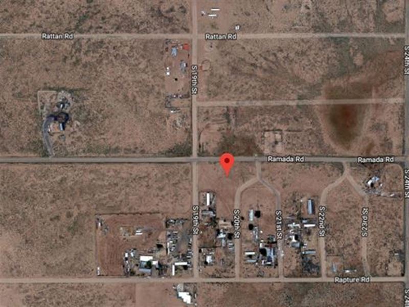 Residential Land with Power Poles : Holbrook : Navajo County : Arizona