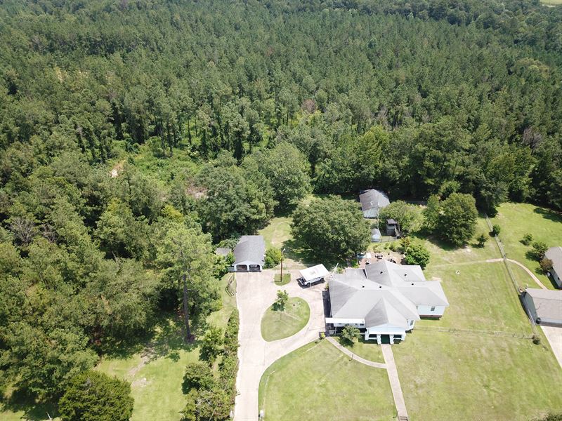 Large Family Home with 32 Acres Land for Sale in Dixons Mills