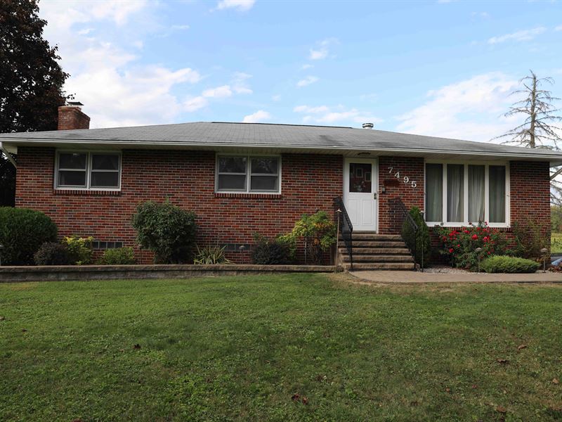 Brick-Built Home with Acreage : Cicero : Onondaga County : New York