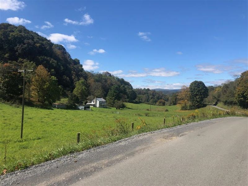 Beautiful Farm with Amazing Views : Frankford : Greenbrier County : West Virginia