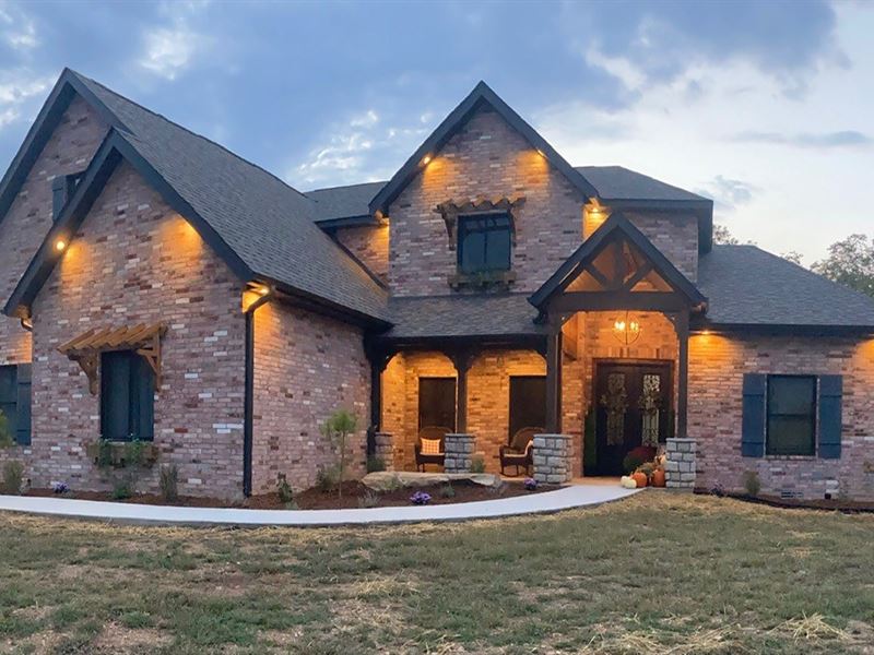 Stunning Country Home West Plains : West Plains : Howell County : Missouri
