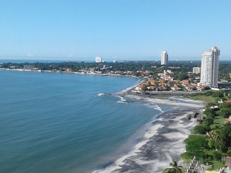 Beach Front Apartment Rent Playa : Panama