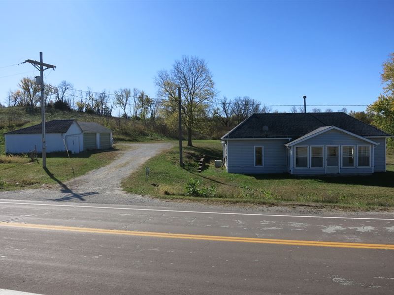 Home 10 Acres in Northwest Missouri : New Hampton : Harrison County : Missouri
