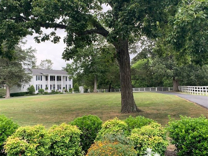 Gorgeous Southern Home 9+ Acres : Murfreesboro : Rutherford County : Tennessee