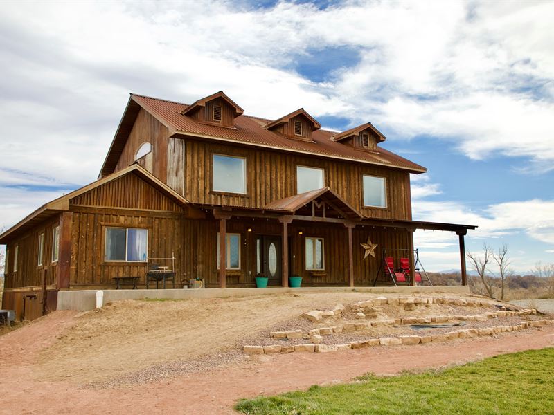 Colorado Custom Country Home Pond : Delta : Delta County : Colorado