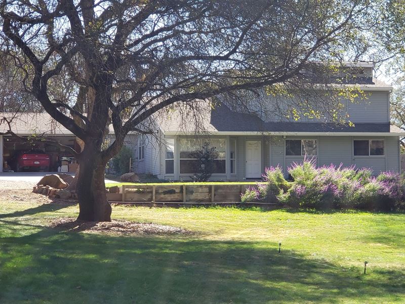 Country Home 5+ Acres Grass Valley : Grass Valley : Nevada County : California