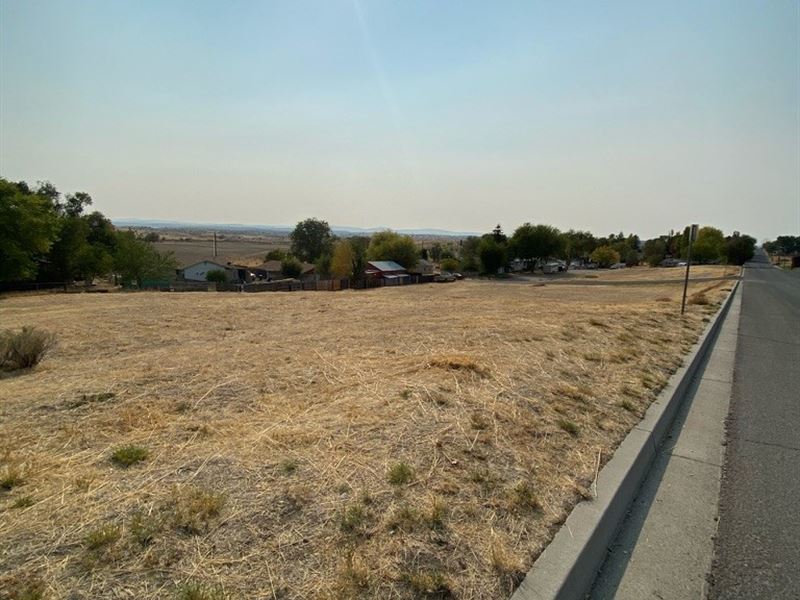 Lot in Town. Views, Alturas, CA : Alturas : Modoc County : California