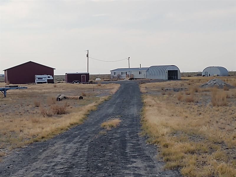 Comfortable Mfh, Shop Quonset : Burns : Harney County : Oregon