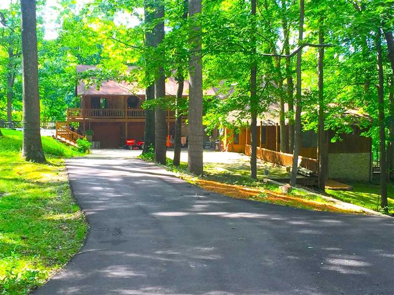 21 Wooded Acres, Home 5Bd 4.5Ba : Martinsville : Morgan County : Indiana