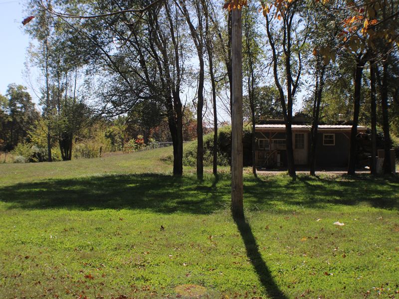 Earth Berm Home Near River Access : Alton : Oregon County : Missouri
