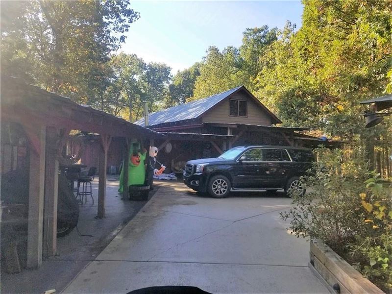 Country Home with Acreage in Gilmer : Talking Rock : Gilmer County : Georgia