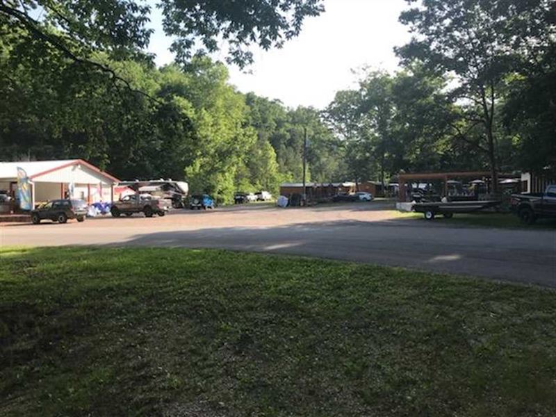 Clearwater Lake Resort on 7 Acres : Piedmont : Wayne County : Missouri