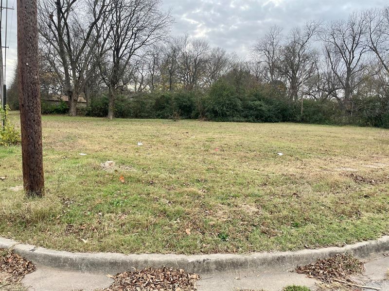 Large Corner Lot : Ardmore : Carter County : Oklahoma