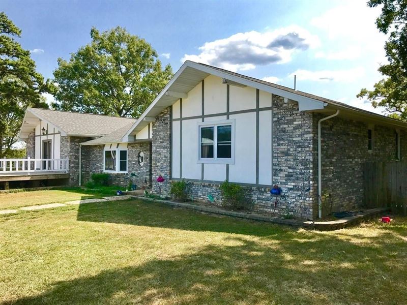 Spacious Home On 5 Acres : Cabool : Texas County : Missouri