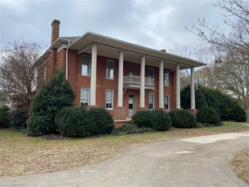 Southern Living at It's Finest : Hollywood : Jackson County : Alabama