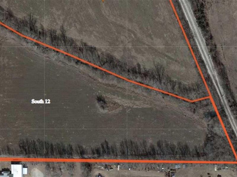 12 Tillable Acres with a Creek : Fredonia : Wilson County : Kansas