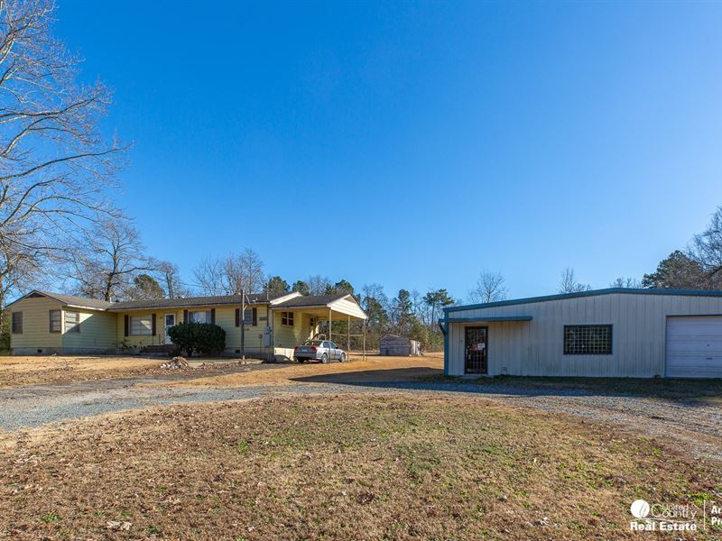 Commercial Building Home 2.16 Acres : Mena : Polk County : Arkansas