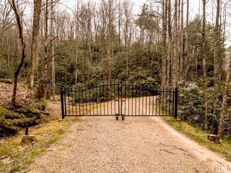 Gorgeous Private Mountain Views : Franklin : Macon County : North Carolina