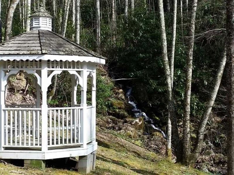 Beautiful Estate-Sized Lot : Franklin : Macon County : North Carolina