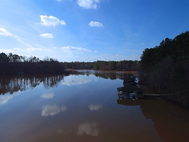 Waterfront Retreat On Kerr Lake, VA : Boydton : Mecklenburg County : Virginia