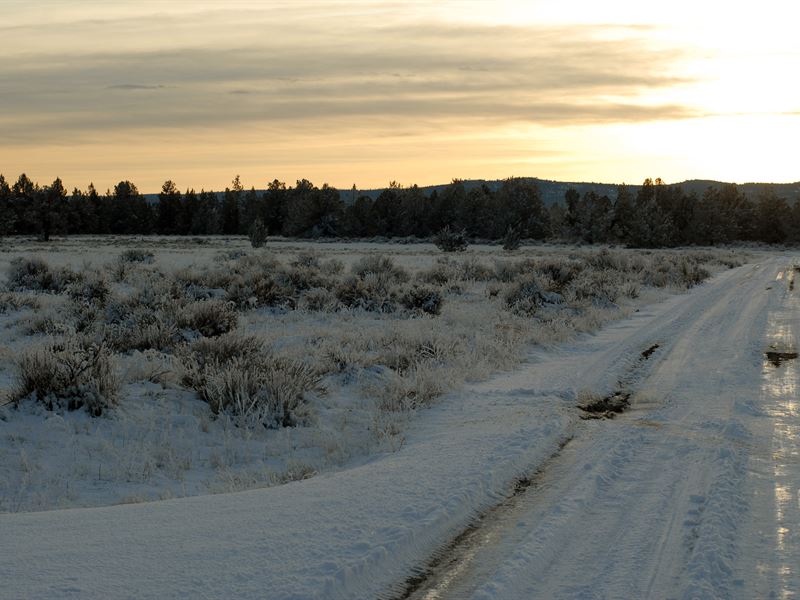 Big Corner Lot + 360 Mountain Views : Chiloquin : Klamath County : Oregon