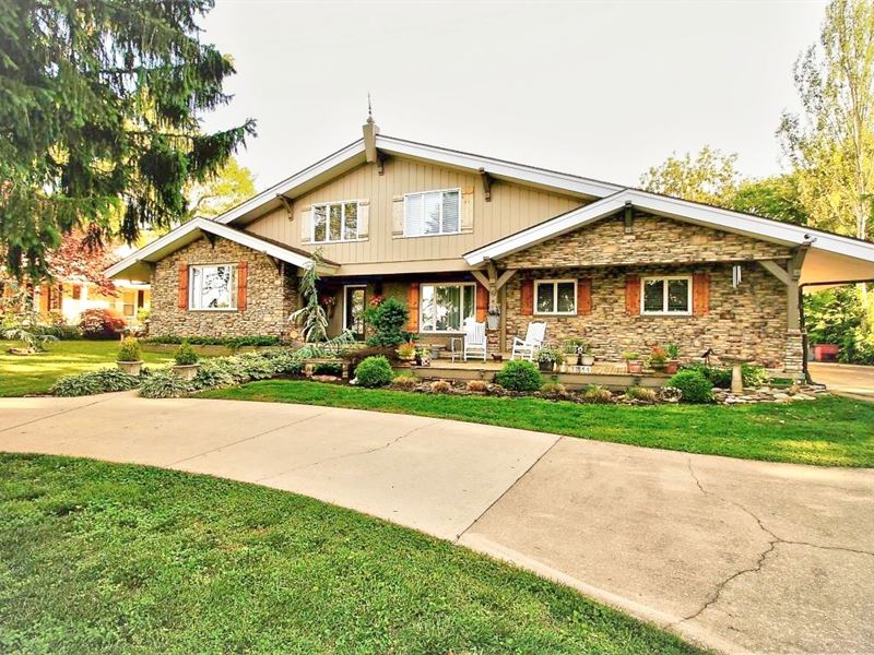 Exquisitely Updated Home West : West Plains : Howell County : Missouri