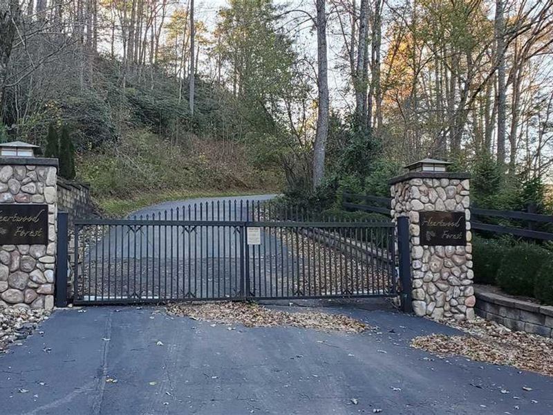 10.7 Acres in Collettsville, Cal : Collettsville : Caldwell County : North Carolina