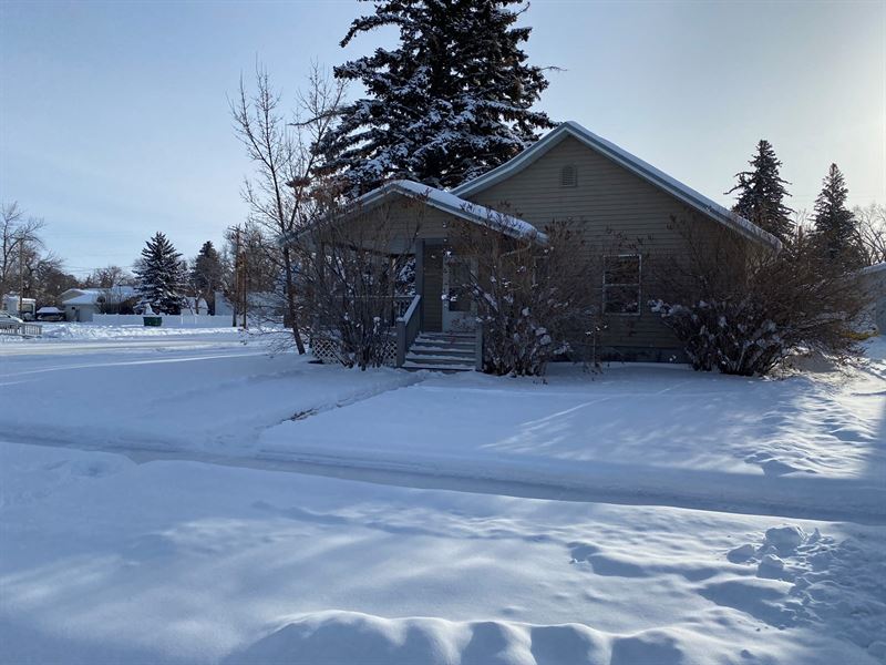 Home for Sale in Conrad, MT : Conrad : Pondera County : Montana