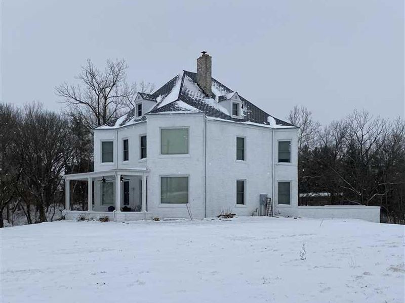 Beautiful Home in Vermillion Co, 15 : Clinton : Vermillion County : Indiana