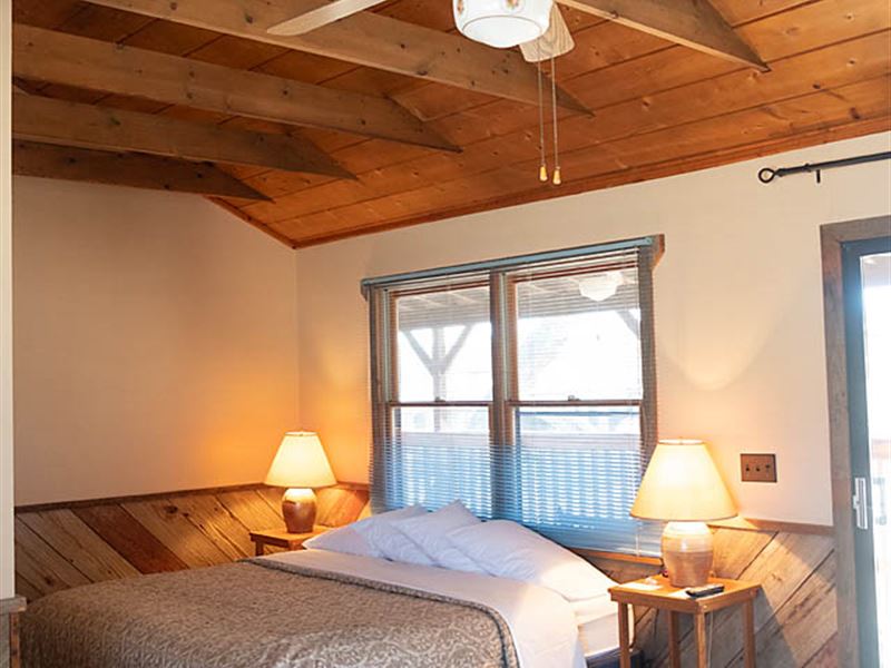 Rivers Edge Resort for Sale : Eminence : Shannon County : Missouri