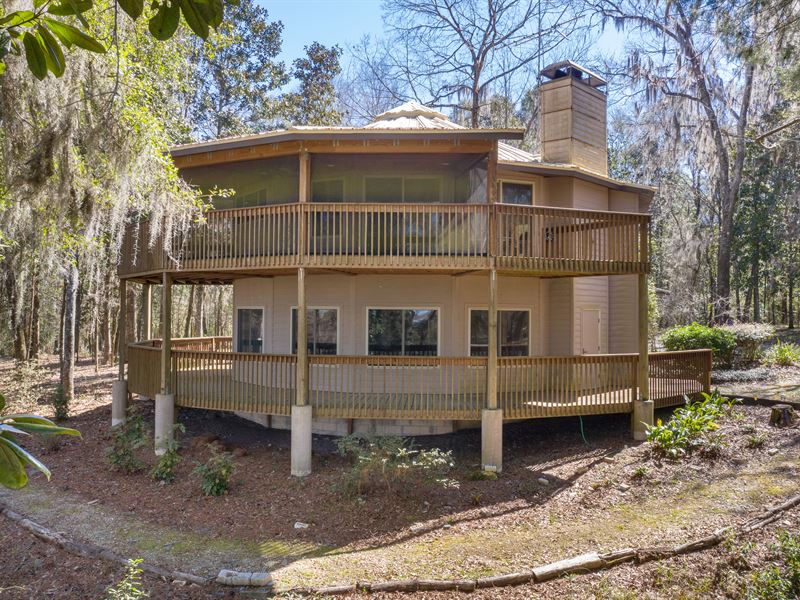 Custom Deltec Round Home : Live Oak : Suwannee County : Florida