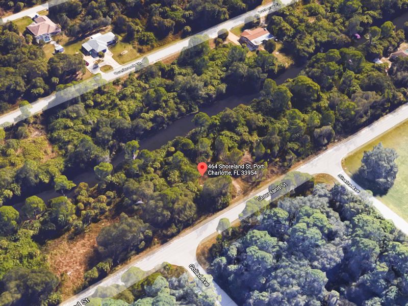 On a Canal & Close to Town : Port Charlotte : Charlotte County : Florida