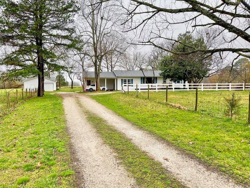 Hobby Farm Close to West Plains, Land for Sale in Missouri, 271869