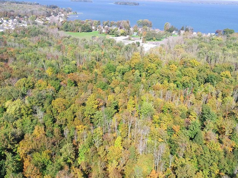 Rare Mixed-Use Near Oneida Lake : Cicero : Onondaga County : New York