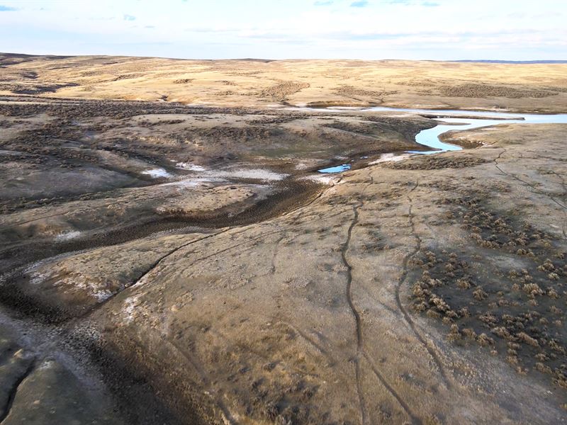 Large Ranch Land with Water Feature : Casper : Natrona County : Wyoming
