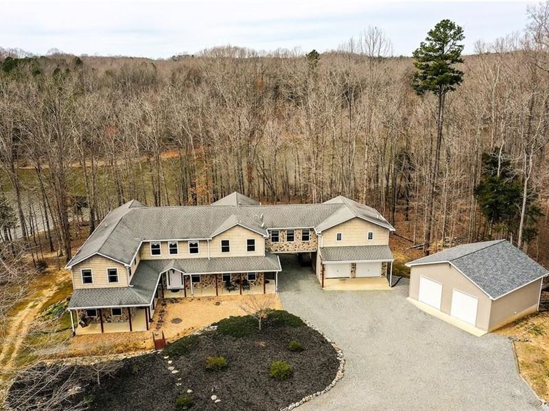 Lakefront Estate On Kerr Lake, VA : Clarksville : Mecklenburg County : Virginia