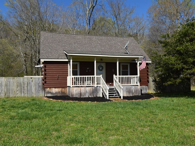 Log Cabin Buffalo River With 4 ac Land for Sale in Linden, Perry