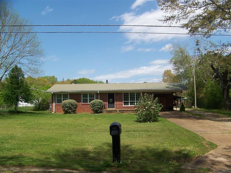 3 Bedroom Brick Home Hardin County : Savannah : Hardin County : Tennessee