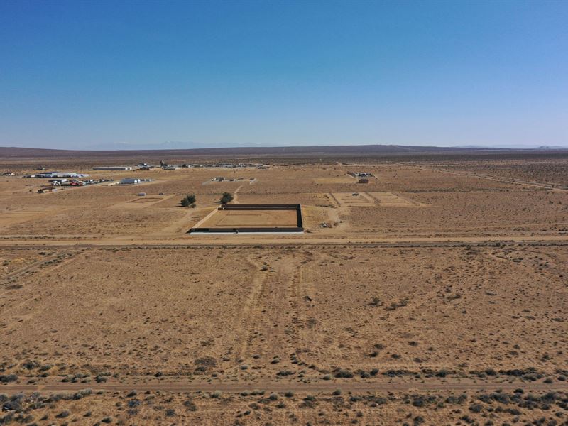 Dean Street Quiet Quarter-Acre : California City : Kern County : California