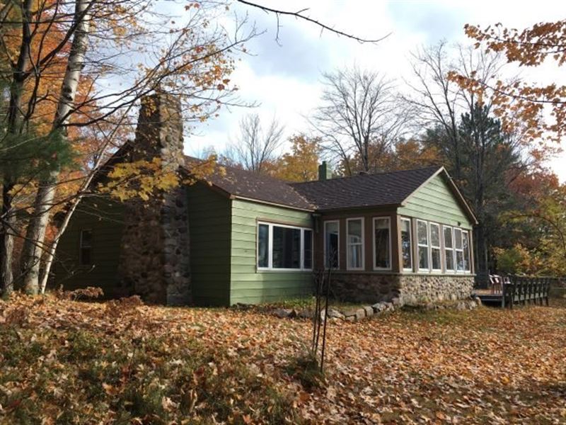 Big Bay Inland Lake Home : Big Bay : Marquette County : Michigan