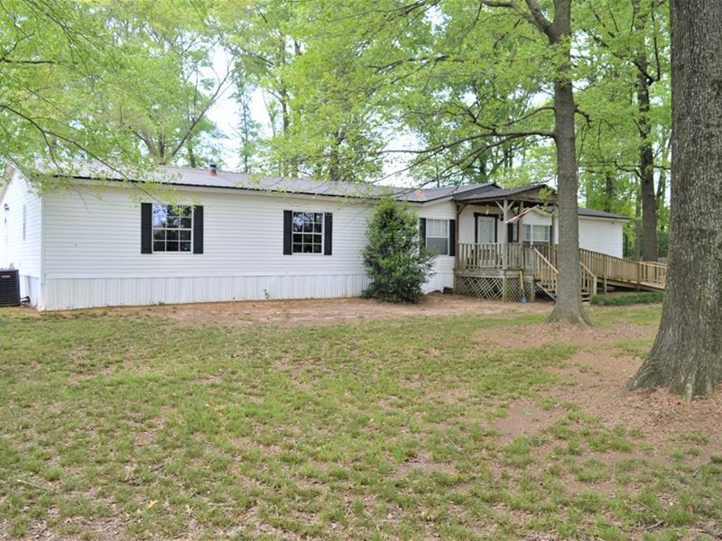 4 Bed, 3 Bath Home for Sale On 2 Ac : Summit : Pike County : Mississippi