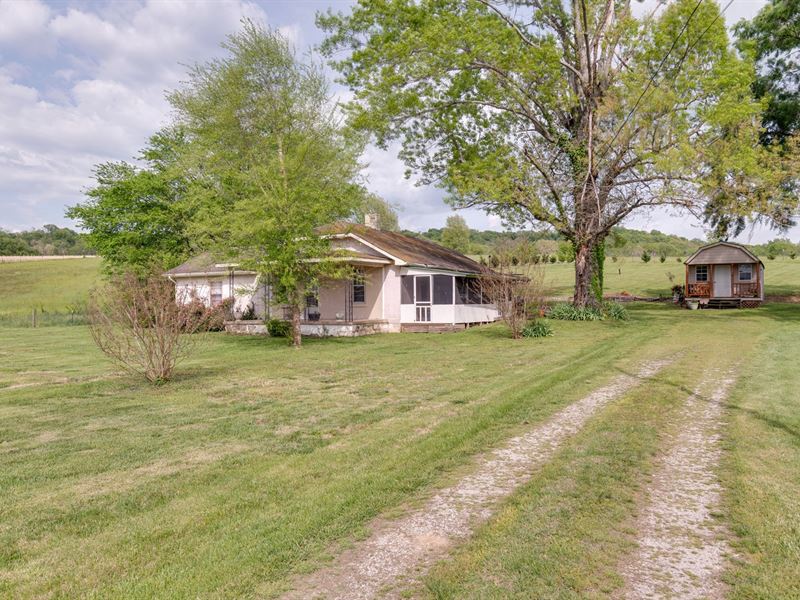 Country Cottage Home : Columbia : Maury County : Tennessee