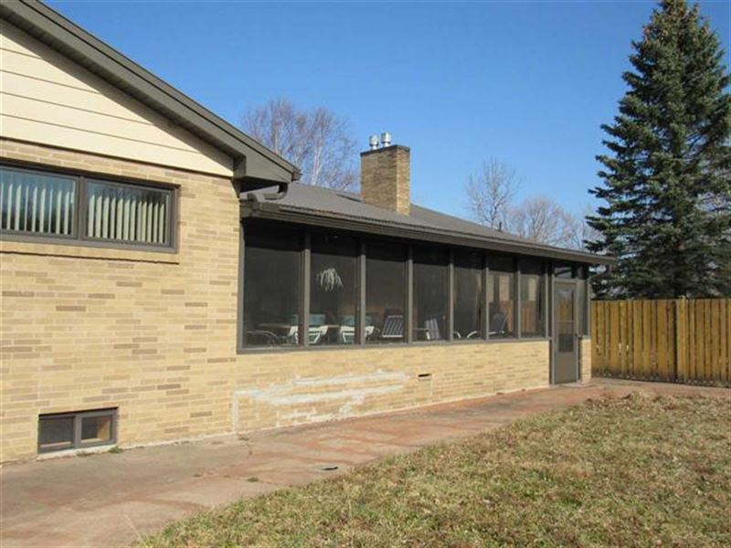 Beautiful Spacious 6 Bedroom Home : L'anse : Baraga County : Michigan