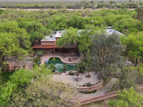 Exceptional Equestrian Estate : Tucson : Pima County : Arizona