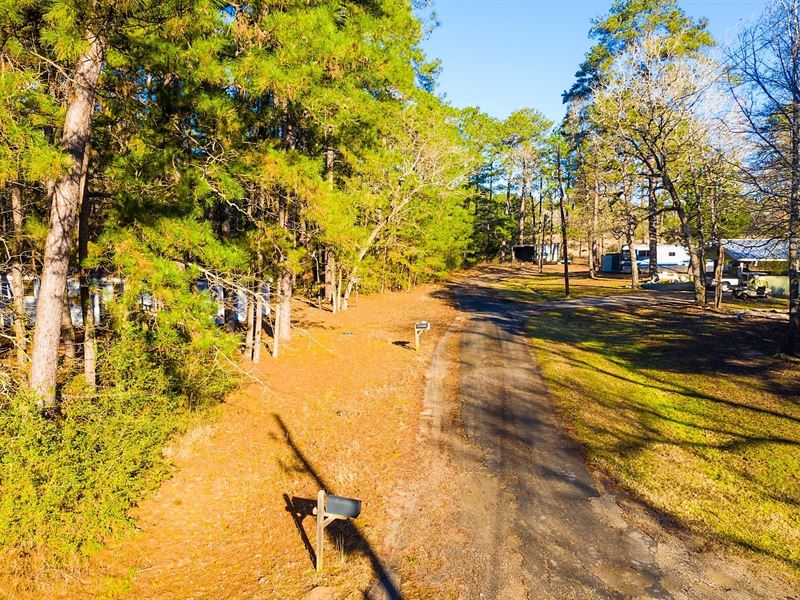 A 12,194 Sq ft Lake Property : Trinity : Trinity County : Texas