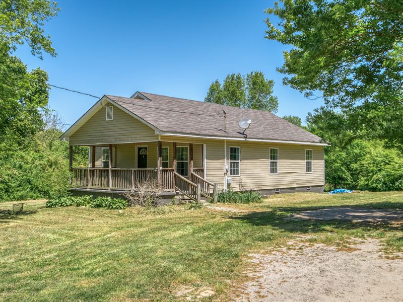 Home Sitting on 2 Acres : Loganville : Walton County : Georgia
