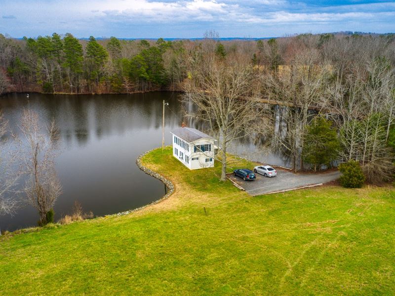 Lakefront Cabin in Oakboro, NC : Oakboro : Stanly County : North Carolina