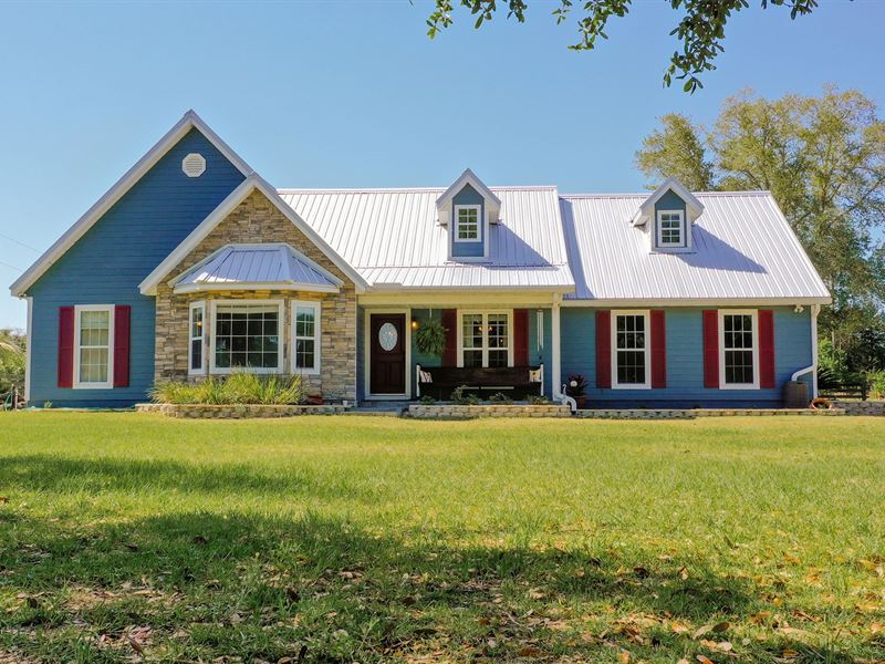 Beautiful Two Story Country Style : Trenton : Gilchrist County : Florida