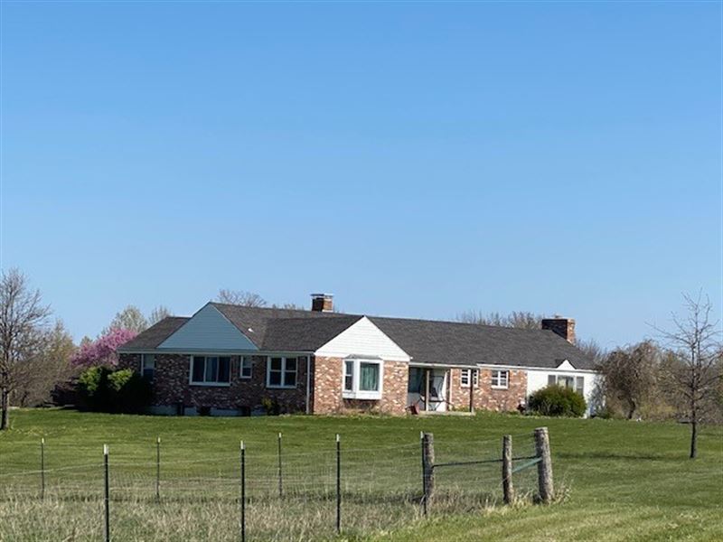Large Country Home 12 Acres : Pattonsburg : Daviess County : Missouri