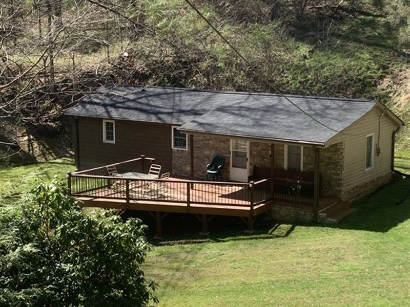 Outdoorsmen, Nature Lovers, Hunters : Mouth Of Wilson : Grayson County : Virginia
